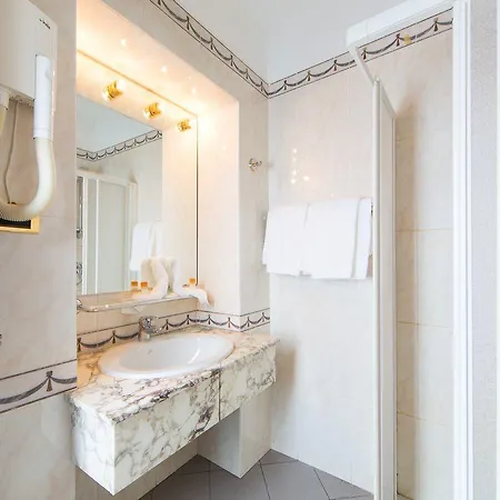 Londra 4* アレッサンドリア