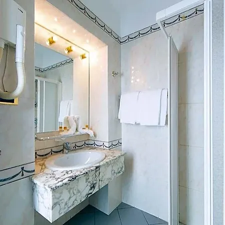 Hotel Londra 4*
