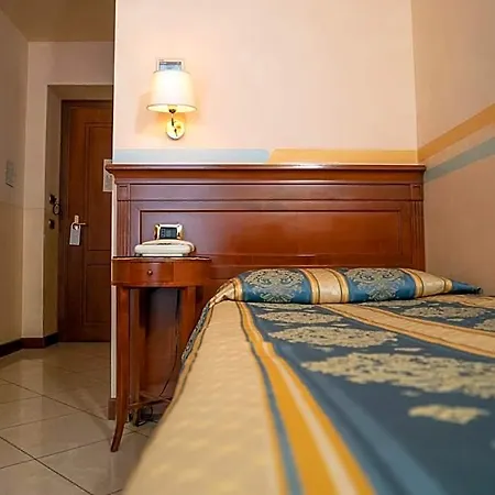 Hotel Londra 4*