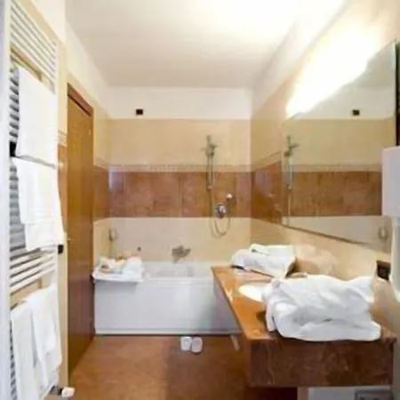 Londra Hotel 4*