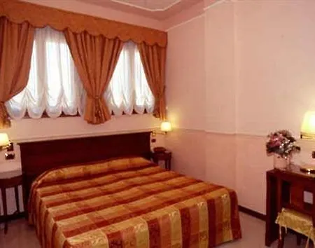 Hotel Londra 4*