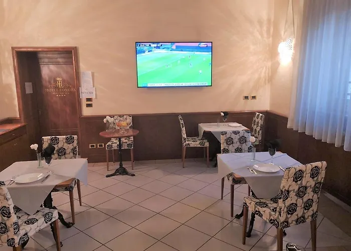 ホテル Londra アレッサンドリア