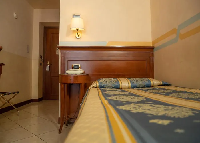 ホテル Londra アレッサンドリア